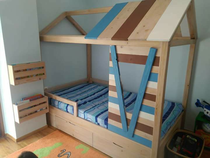 ΚΡΕΒΑΤΙ ''CASA FUN'' ΥΨΗΛΗΣ ΠΟΙΟΤΗΤΑΣ ΚΑΙ ΚΑΤΑΣΚΕΥΗΣ ΑΠΟ ΦΥΣΙΚΟ ΔΡΥΣ Η΄ΜΕ ΒΑΦΗ ΛΑΚΑΣ. ΜΕ ΔΕΥΤΕΡΟ ΚΡΕΒΑΤΙ ΣΥΡΤΑΡΙ Η΄ΔΥΟ ΣΥΡΤΑΡΙΑ ΓΙΑ ΑΠΟΘΗΚΕΥΤΙΚΟ ΧΩΡΟ.